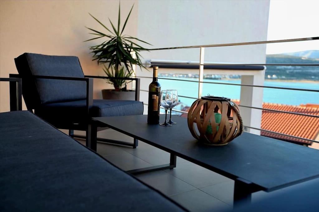 Luxury Villa Lana Apt, Seaview Terrace, Large Outdoor Space, Bbq Trogir Kültér fotó