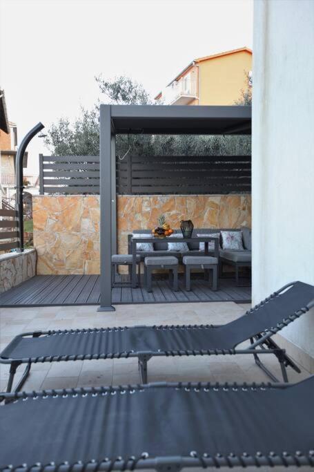 Luxury Villa Lana Apt, Seaview Terrace, Large Outdoor Space, Bbq Trogir Kültér fotó