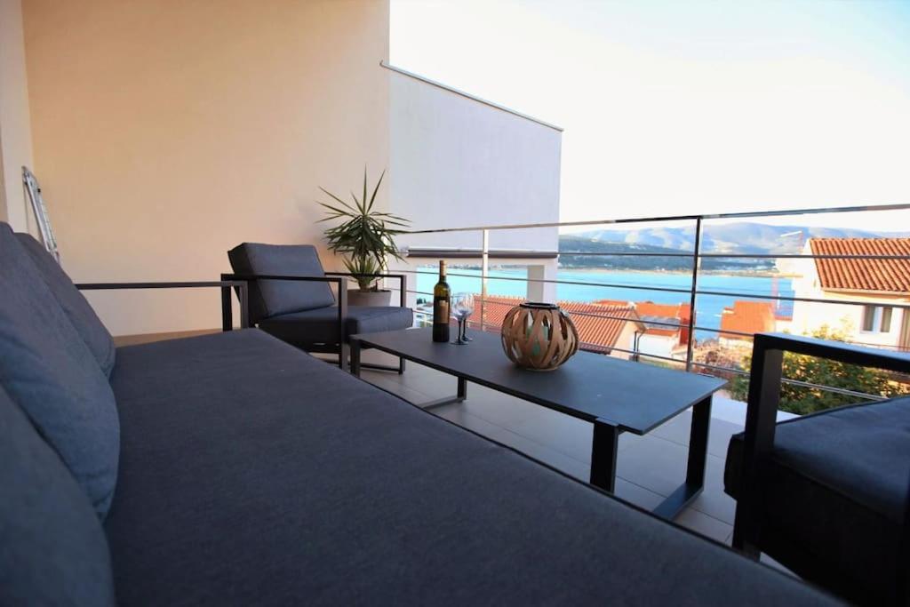 Luxury Villa Lana Apt, Seaview Terrace, Large Outdoor Space, Bbq Trogir Kültér fotó