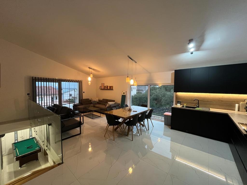 Luxury Villa Lana Apt, Seaview Terrace, Large Outdoor Space, Bbq Trogir Kültér fotó